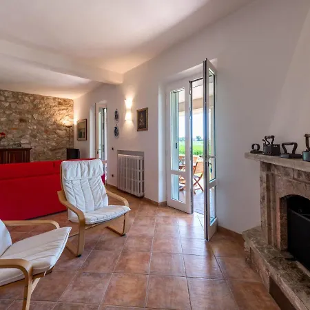 Casa Judith By Interhome * Podere Cernaia